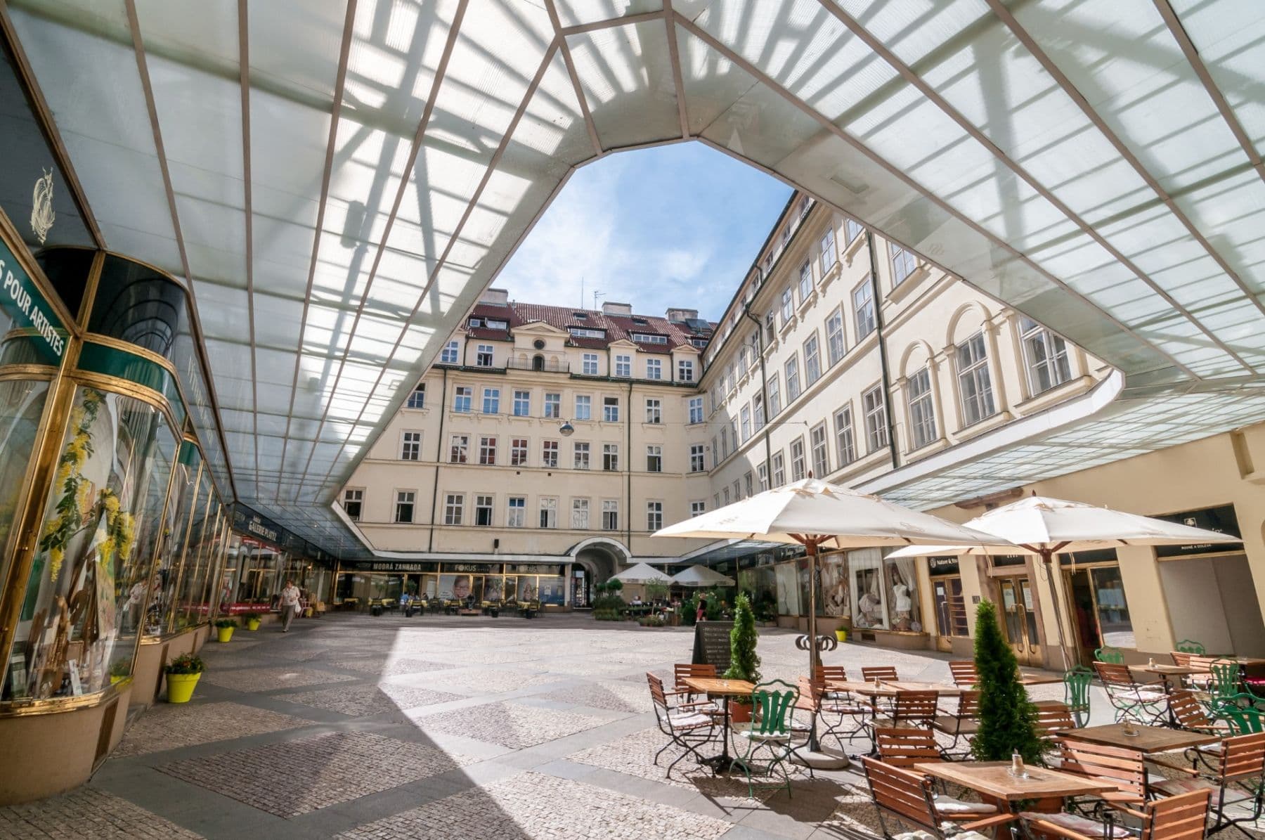 Prenájom bytu 4-izbový 163 m², Národní, Praha, Praha Prenájom bytu 4-izbový 163 m², Národní, Praha, Praha