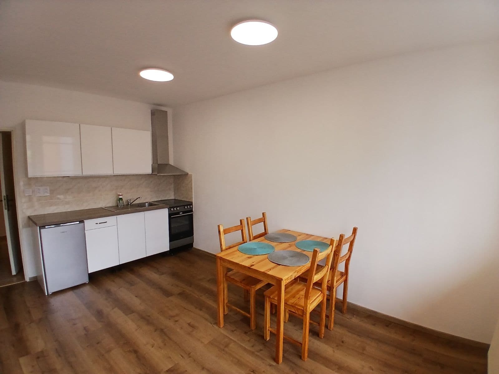 Prenájom bytu 1-izbový 46 m², Hnězdenská, Praha, Praha Prenájom bytu 1-izbový 46 m², Hnězdenská, Praha, Praha