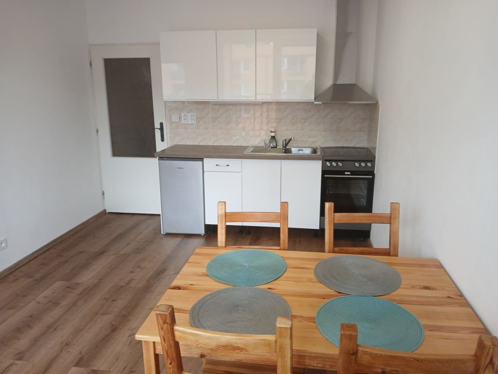 Prenájom bytu 1-izbový 46 m², Hnězdenská, Praha, Praha Prenájom bytu 1-izbový 46 m², Hnězdenská, Praha, Praha
