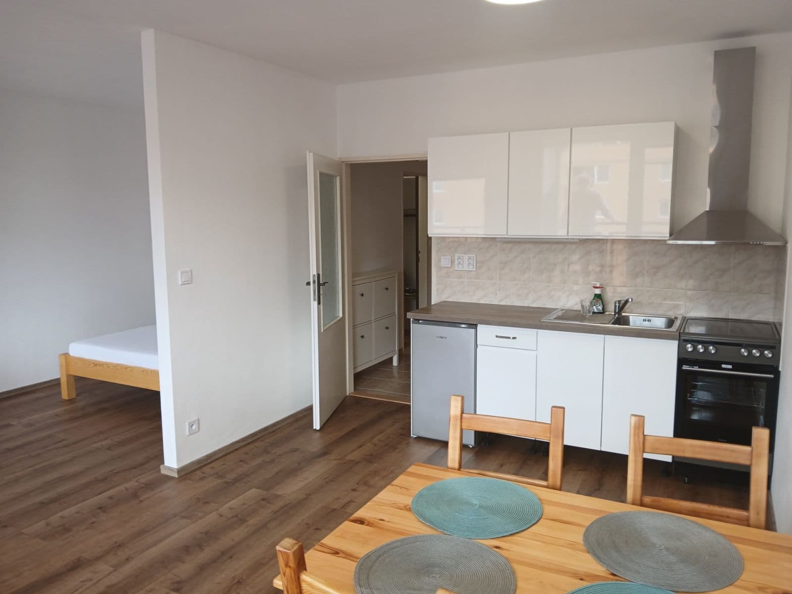 Prenájom bytu 1-izbový 46 m², Hnězdenská, Praha, Praha Prenájom bytu 1-izbový 46 m², Hnězdenská, Praha, Praha