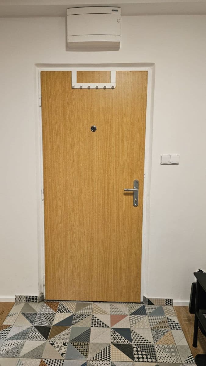 Prenájom bytu 3-izbový 53 m², Varnsdorfská, Praha, Praha Prenájom bytu 3-izbový 53 m², Varnsdorfská, Praha, Praha
