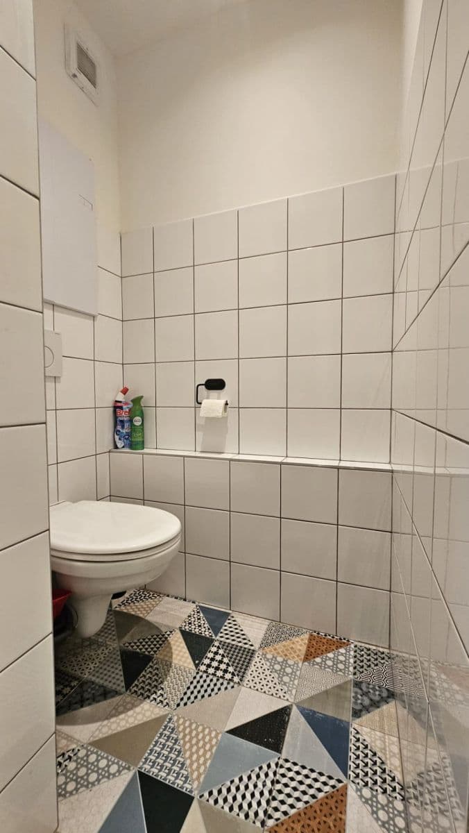 Prenájom bytu 3-izbový 53 m², Varnsdorfská, Praha, Praha Prenájom bytu 3-izbový 53 m², Varnsdorfská, Praha, Praha