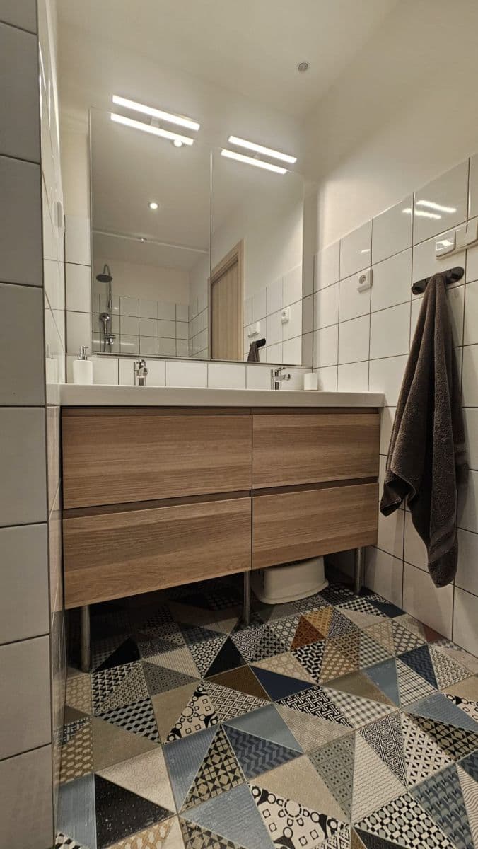 Prenájom bytu 3-izbový 53 m², Varnsdorfská, Praha, Praha Prenájom bytu 3-izbový 53 m², Varnsdorfská, Praha, Praha