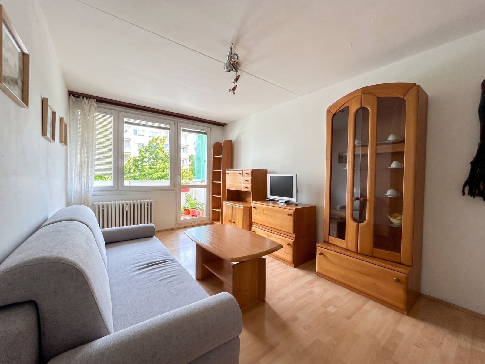 Prenájom bytu 2-izbový 40 m², U Sluncové, Praha, Praha Prenájom bytu 2-izbový 40 m², U Sluncové, Praha, Praha