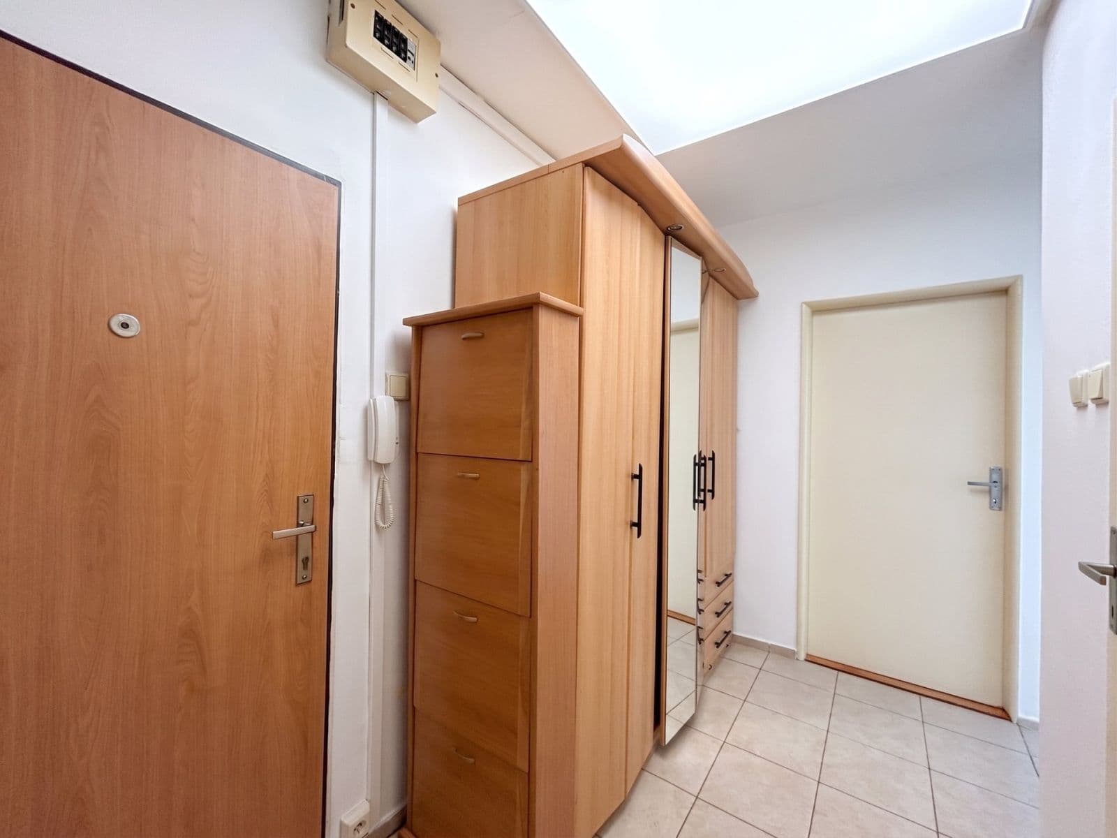 Prenájom bytu 2-izbový 40 m², U Sluncové, Praha, Praha Prenájom bytu 2-izbový 40 m², U Sluncové, Praha, Praha