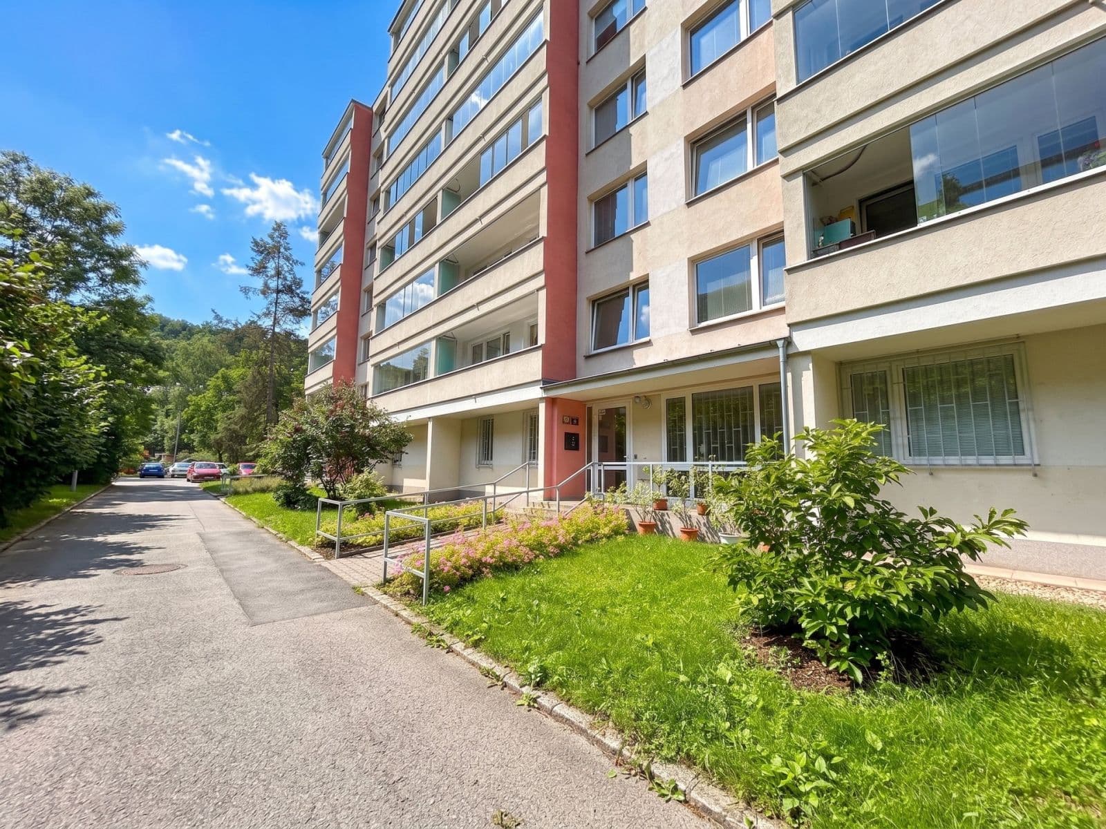 Prenájom bytu 2-izbový 40 m², U Sluncové, Praha, Praha Prenájom bytu 2-izbový 40 m², U Sluncové, Praha, Praha