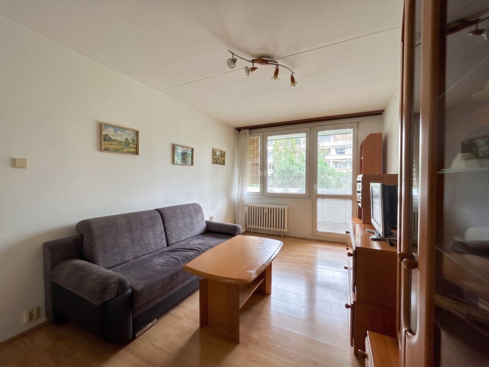 Prenájom bytu 2-izbový 40 m², U Sluncové, Praha, Praha Prenájom bytu 2-izbový 40 m², U Sluncové, Praha, Praha
