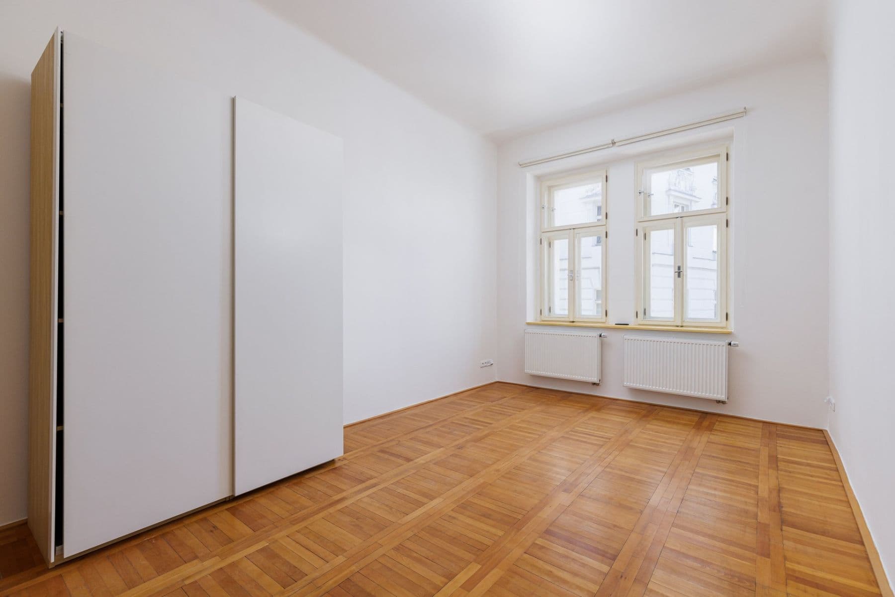 Prenájom bytu 1-izbový 40 m², Kamenická, Praha, Praha Prenájom bytu 1-izbový 40 m², Kamenická, Praha, Praha