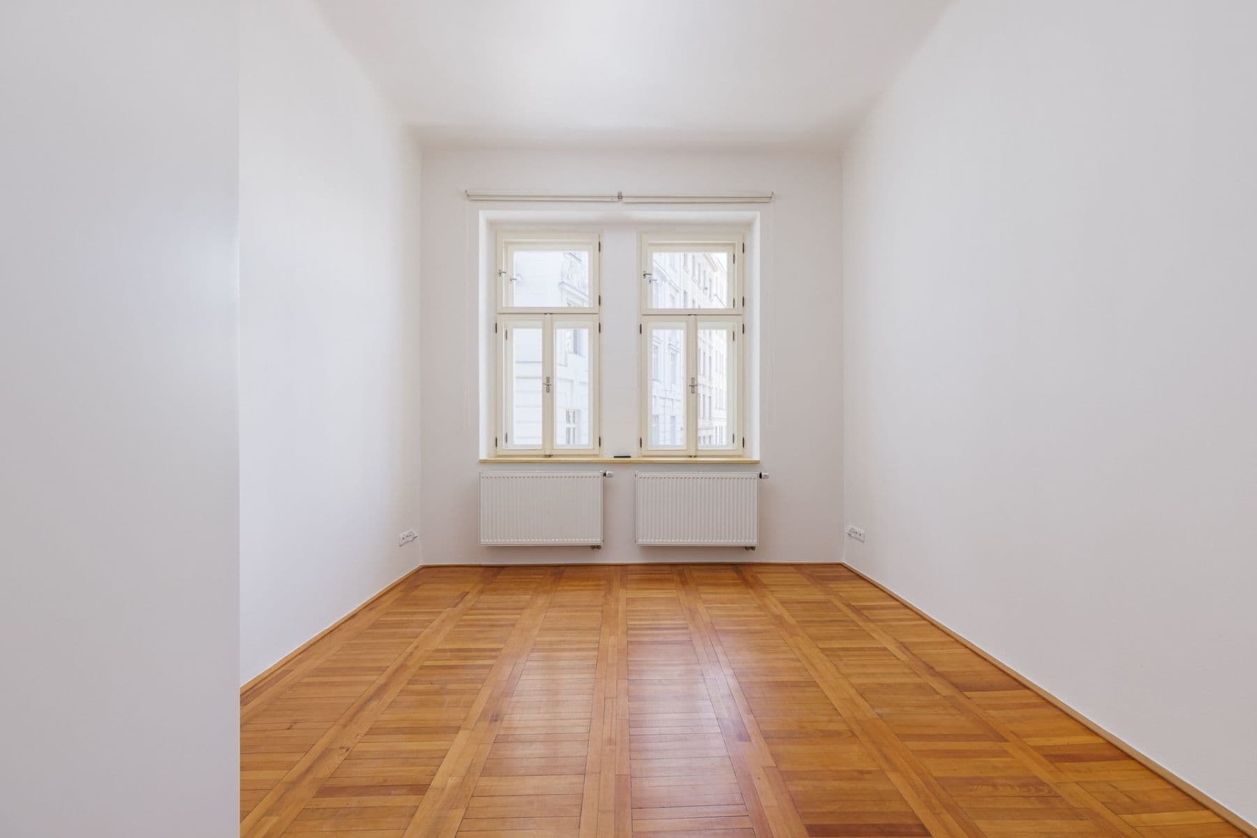 Prenájom bytu 1-izbový 40 m², Kamenická, Praha, Praha Prenájom bytu 1-izbový 40 m², Kamenická, Praha, Praha