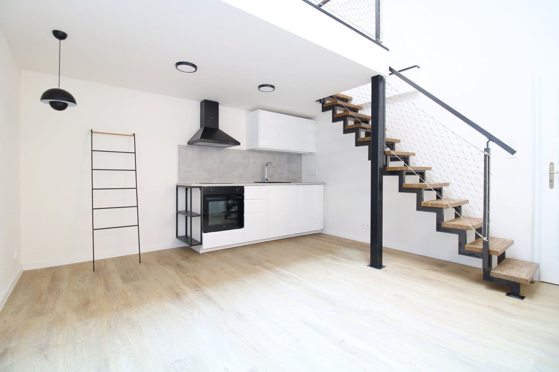Prenájom bytu 2-izbový 45 m², Chlumova, Praha, Praha Prenájom bytu 2-izbový 45 m², Chlumova, Praha, Praha