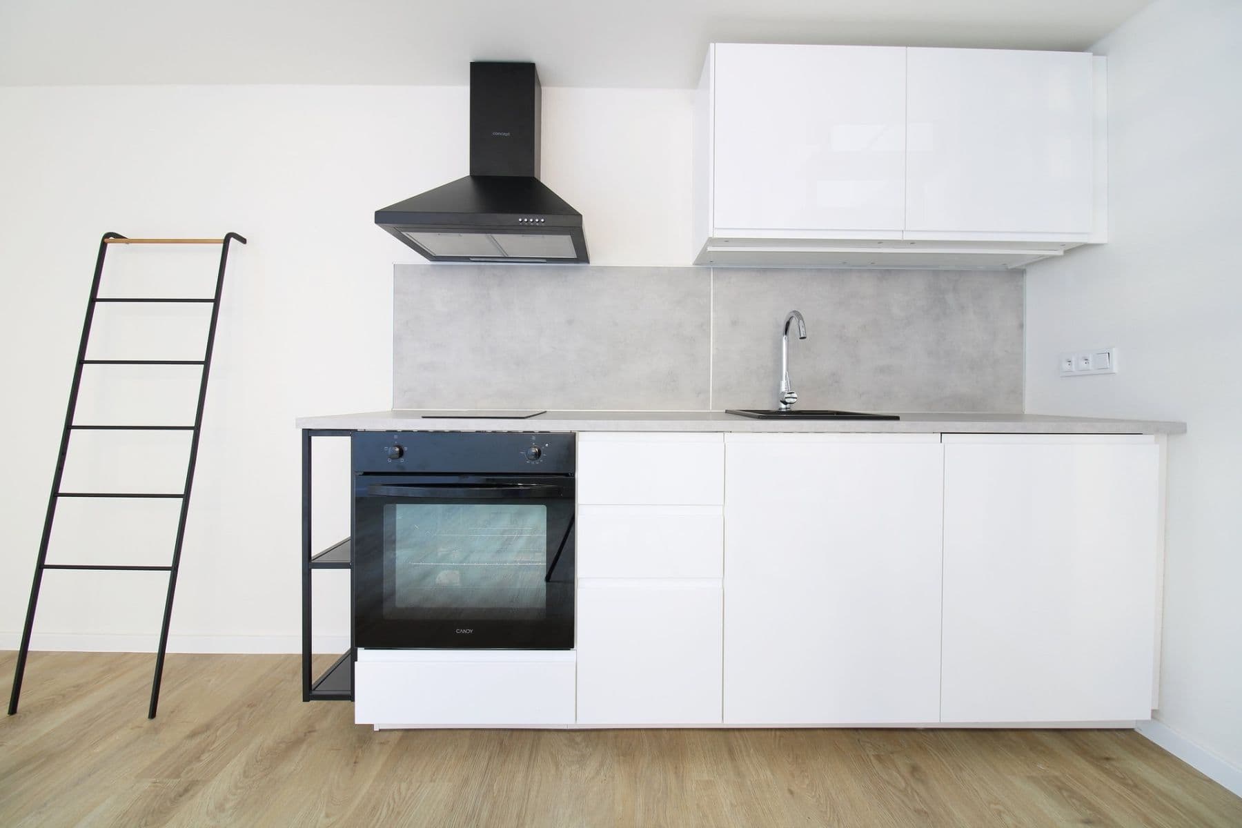 Prenájom bytu 2-izbový 45 m², Chlumova, Praha, Praha Prenájom bytu 2-izbový 45 m², Chlumova, Praha, Praha