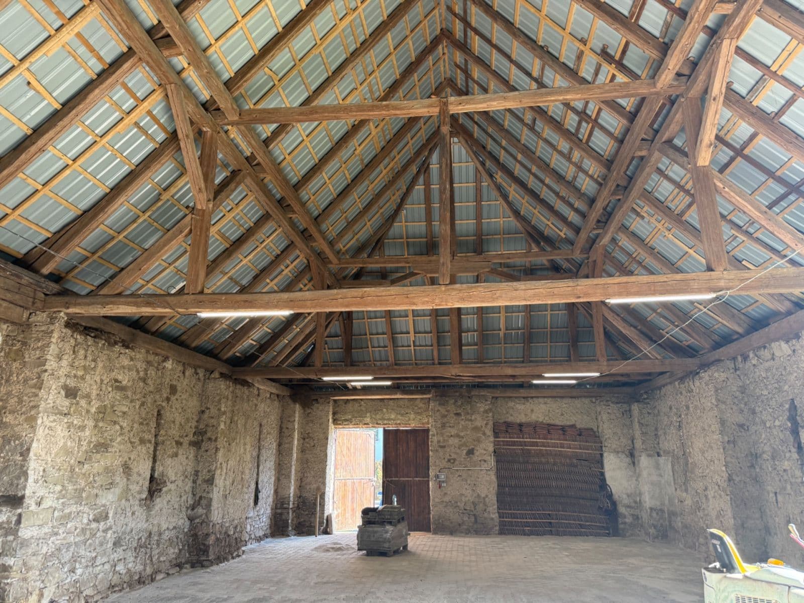 Prenájom nebytového priestoru 350 m², Bykoš, Středočeský kraj Prenájom nebytového priestoru 350 m², Bykoš, Středočeský kraj