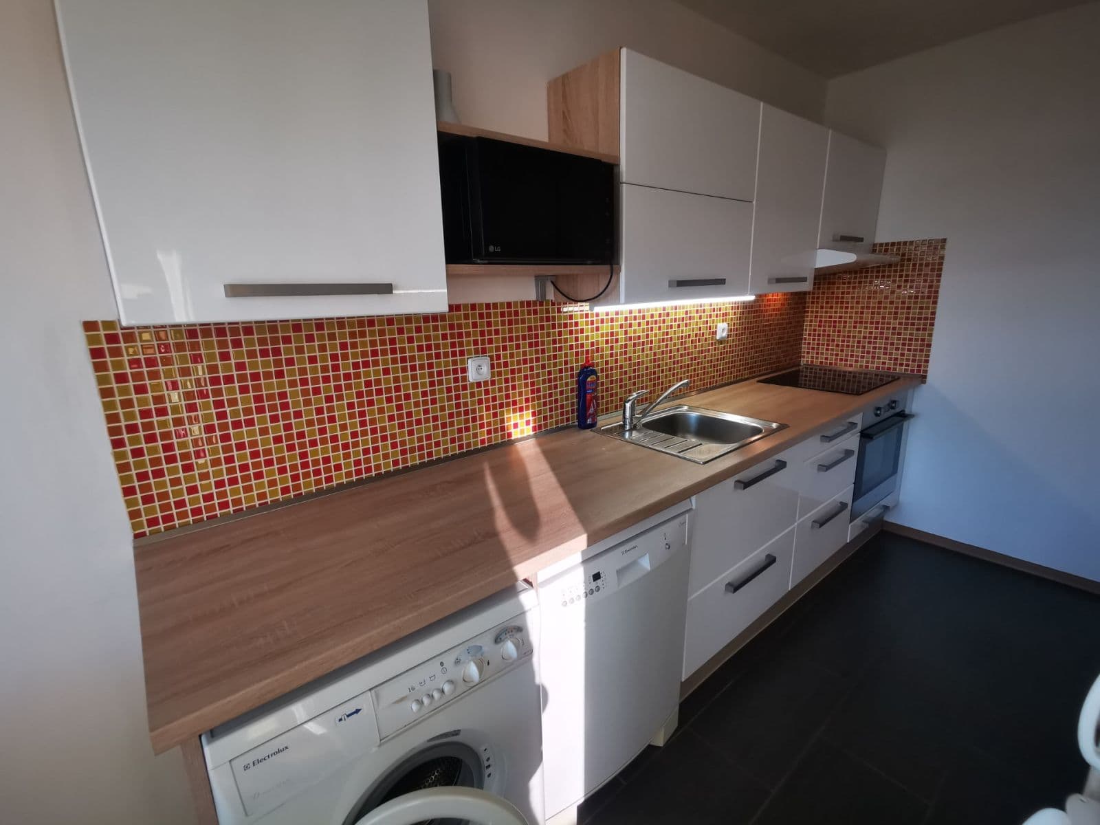 Prenájom bytu 3-izbový 74 m², Trnková, Praha, Praha Prenájom bytu 3-izbový 74 m², Trnková, Praha, Praha