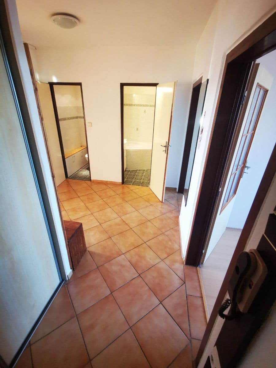 Prenájom bytu 3-izbový 74 m², Trnková, Praha, Praha Prenájom bytu 3-izbový 74 m², Trnková, Praha, Praha