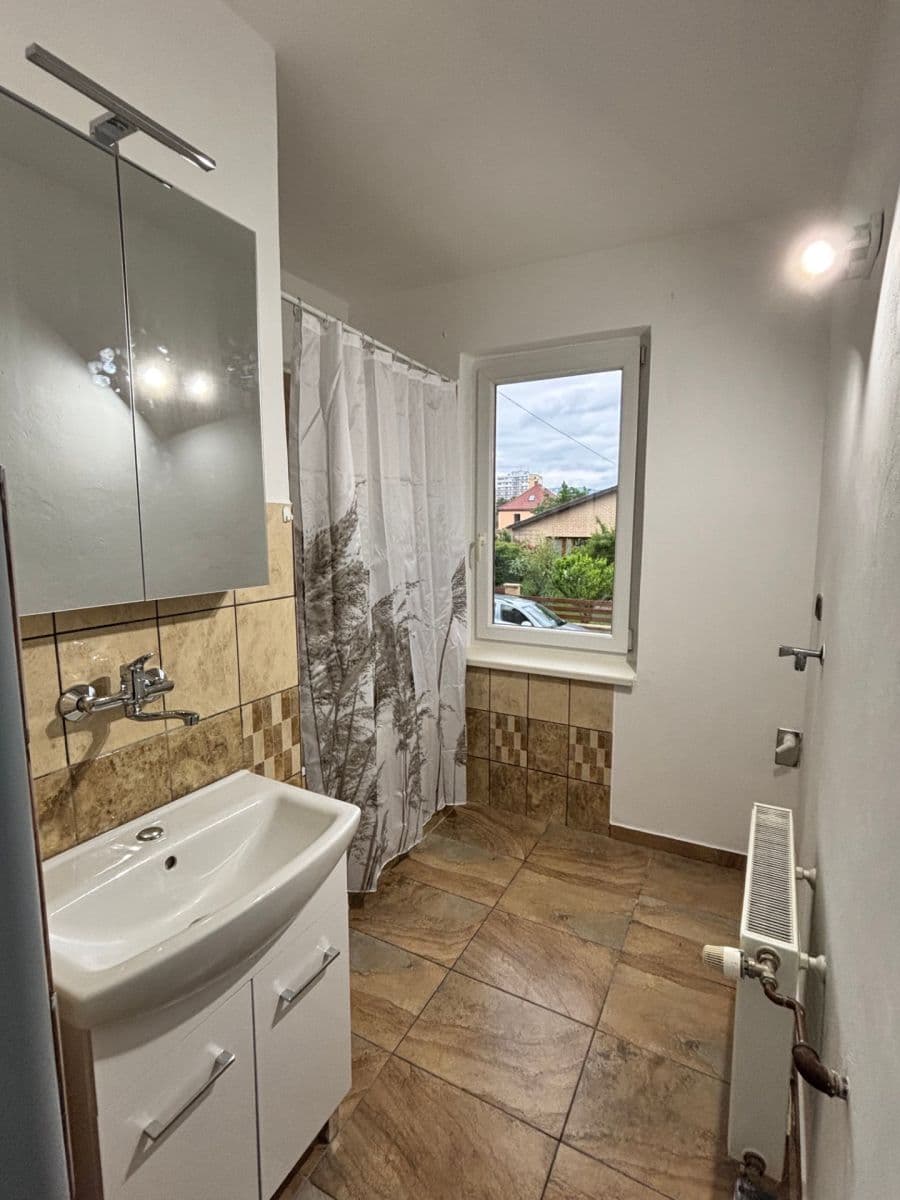 Prenájom bytu 4-izbový 90 m², Klášterského, Liberec, Liberecký kraj Prenájom bytu 4-izbový 90 m², Klášterského, Liberec, Liberecký kraj