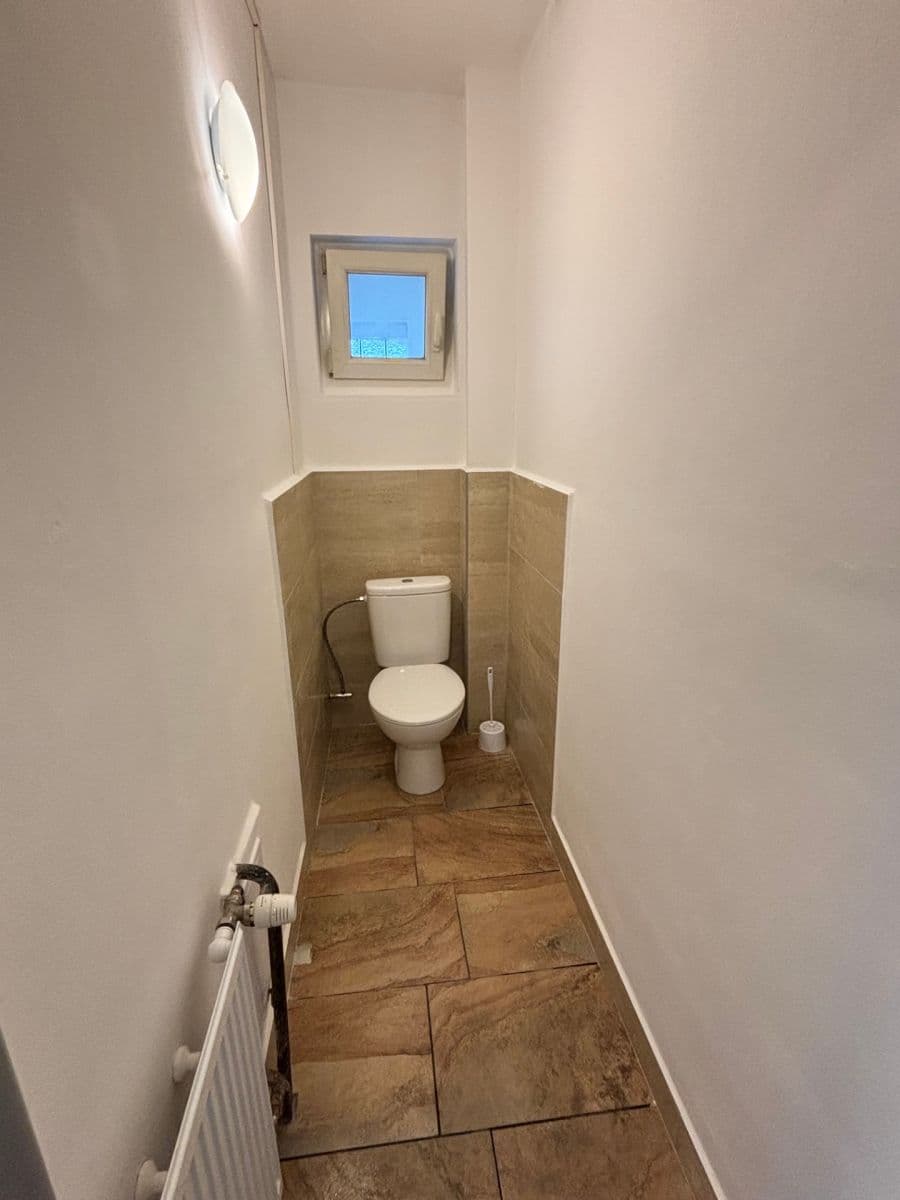 Prenájom bytu 4-izbový 90 m², Klášterského, Liberec, Liberecký kraj Prenájom bytu 4-izbový 90 m², Klášterského, Liberec, Liberecký kraj
