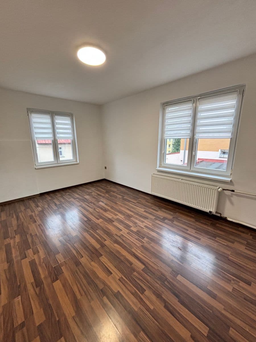 Prenájom bytu 4-izbový 90 m², Klášterského, Liberec, Liberecký kraj Prenájom bytu 4-izbový 90 m², Klášterského, Liberec, Liberecký kraj