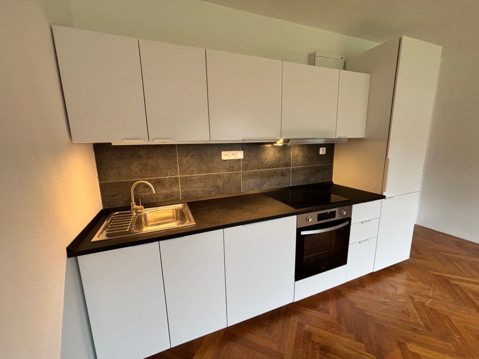 Prenájom bytu 4-izbový 90 m², Klášterského, Liberec, Liberecký kraj Prenájom bytu 4-izbový 90 m², Klášterského, Liberec, Liberecký kraj