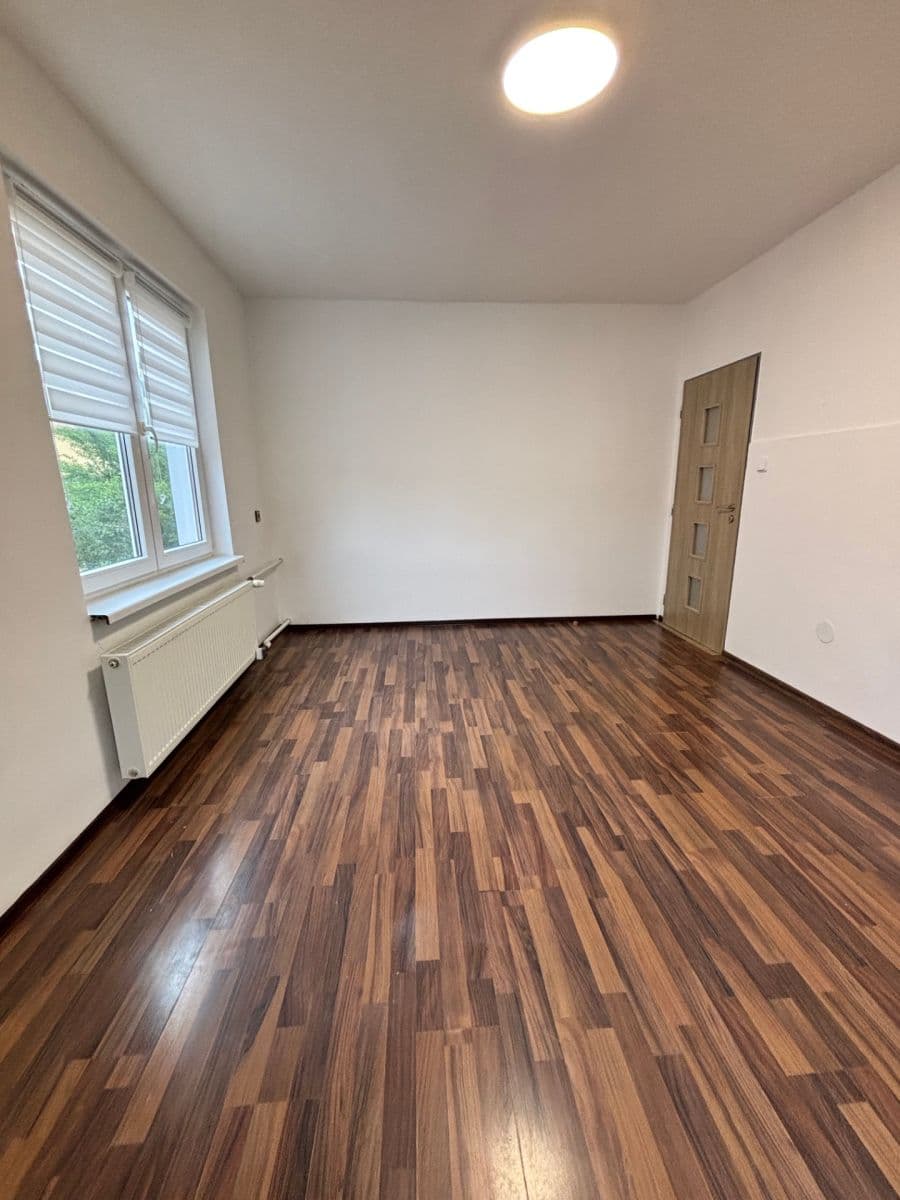Prenájom bytu 4-izbový 90 m², Klášterského, Liberec, Liberecký kraj Prenájom bytu 4-izbový 90 m², Klášterského, Liberec, Liberecký kraj