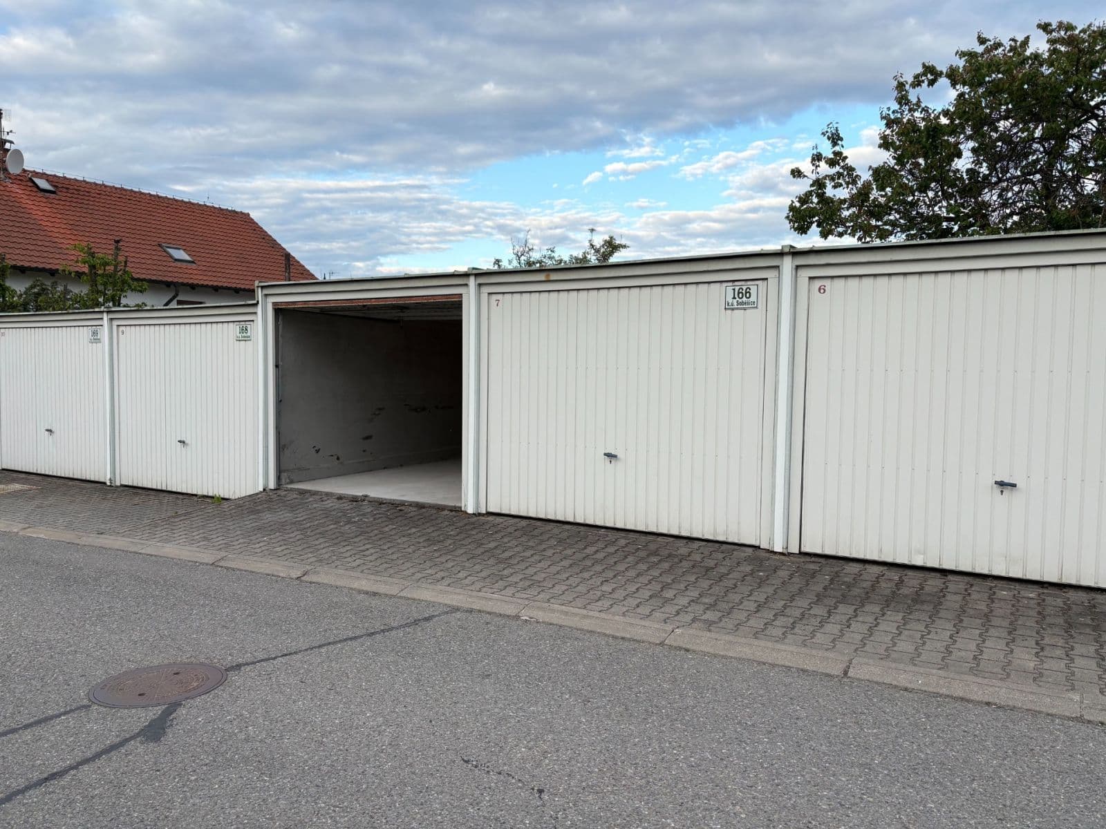 Prenájom garáže 16 m², Brno, Jihomoravský kraj Prenájom garáže 16 m², Brno, Jihomoravský kraj