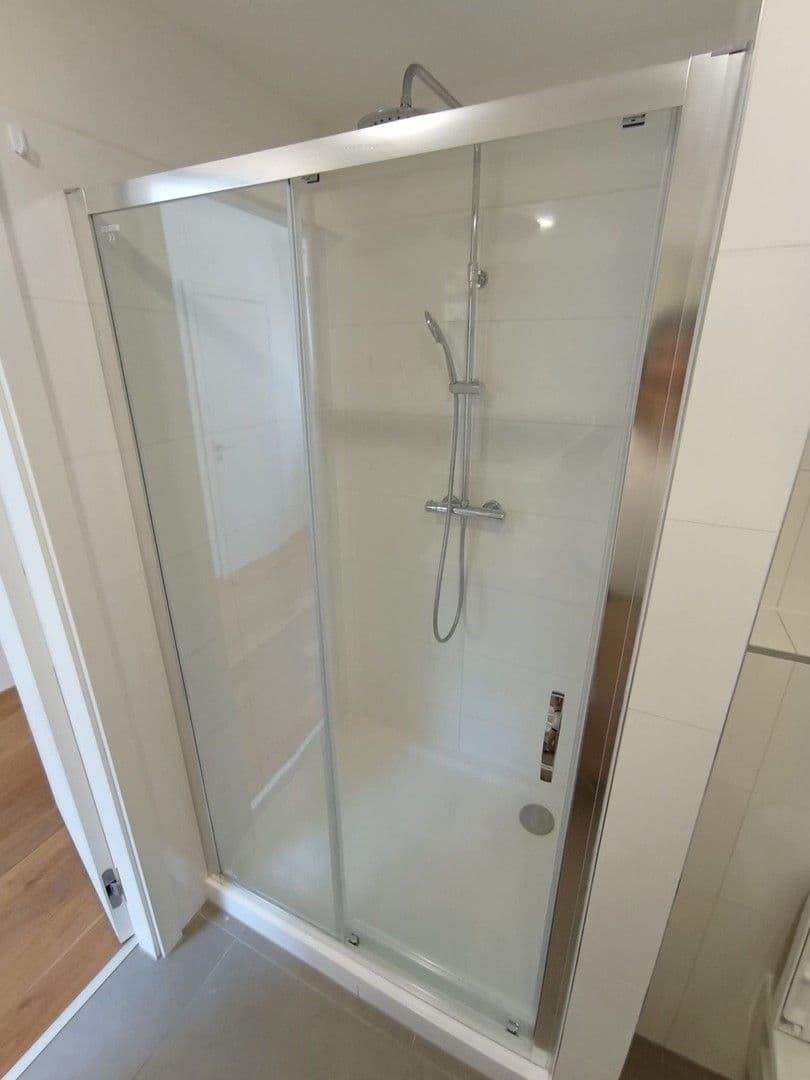 Prenájom bytu 2-izbový 48 m², Perucká, Praha, Praha Prenájom bytu 2-izbový 48 m², Perucká, Praha, Praha