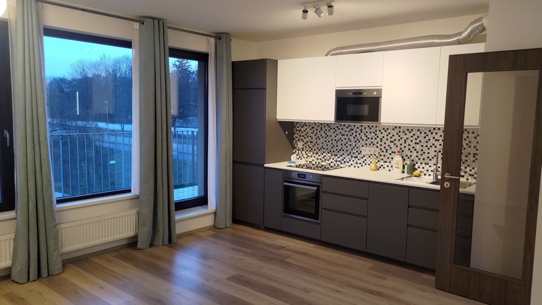 Prenájom bytu 1-izbový 35 m², Hrašeho, Praha, Praha Prenájom bytu 1-izbový 35 m², Hrašeho, Praha, Praha