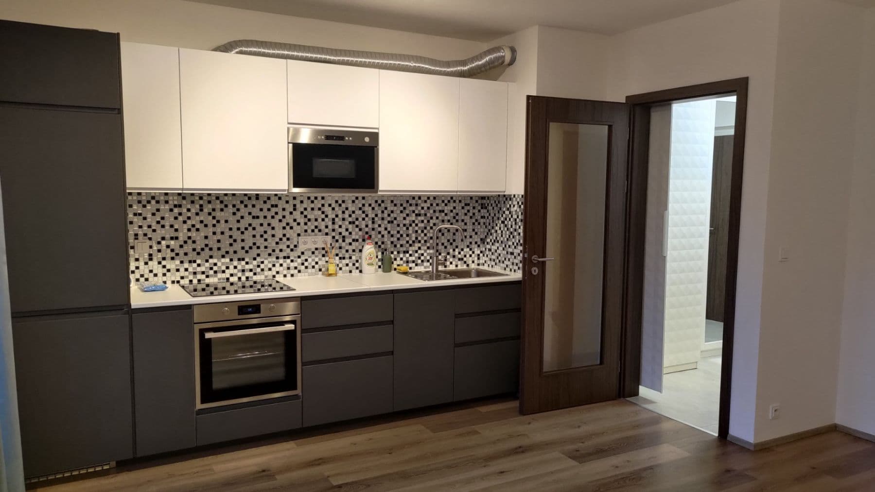 Prenájom bytu 1-izbový 35 m², Hrašeho, Praha, Praha Prenájom bytu 1-izbový 35 m², Hrašeho, Praha, Praha