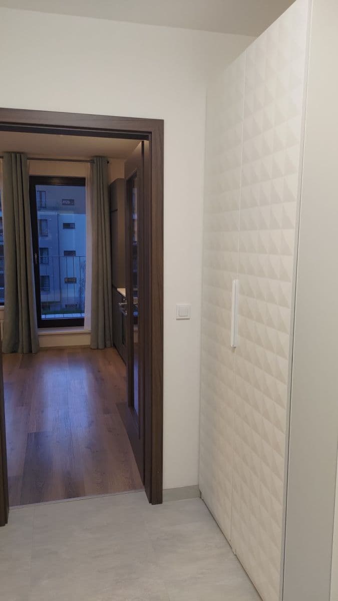 Prenájom bytu 1-izbový 35 m², Hrašeho, Praha, Praha Prenájom bytu 1-izbový 35 m², Hrašeho, Praha, Praha