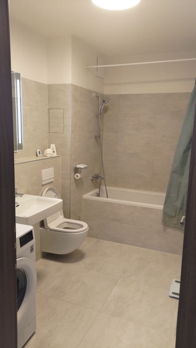 Prenájom bytu 1-izbový 35 m², Hrašeho, Praha, Praha Prenájom bytu 1-izbový 35 m², Hrašeho, Praha, Praha