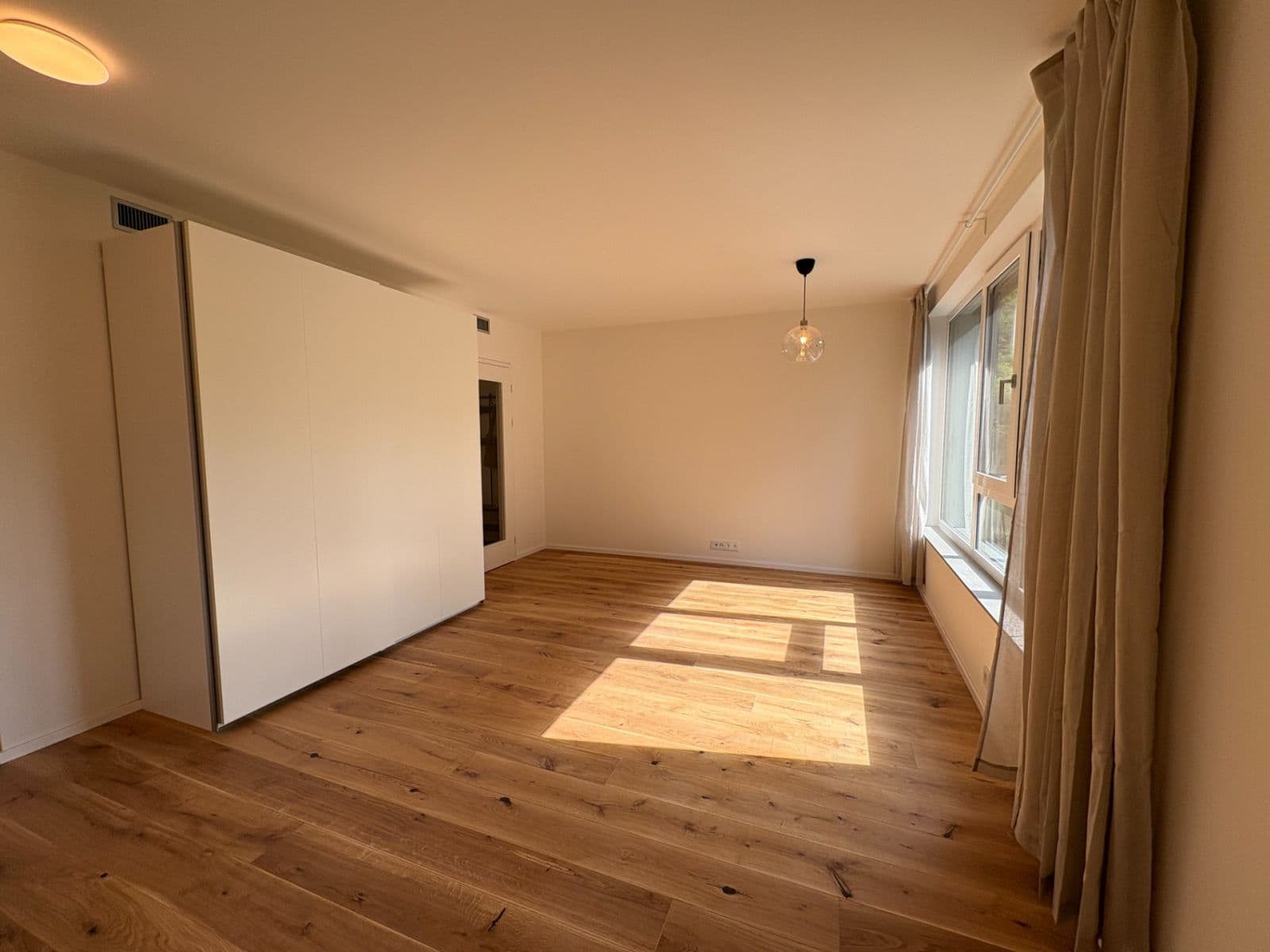 Prenájom bytu 1-izbový 38 m², U Komína, Praha, Praha Prenájom bytu 1-izbový 38 m², U Komína, Praha, Praha