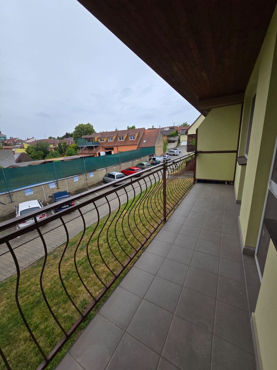 Prenájom bytu 1-izbový 40 m², Komenského, Rajhrad, Jihomoravský kraj Prenájom bytu 1-izbový 40 m², Komenského, Rajhrad, Jihomoravský kraj