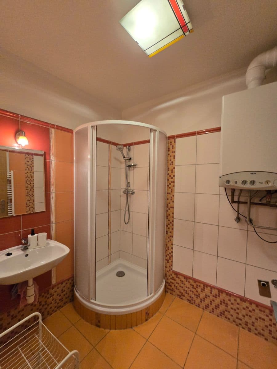 Prenájom bytu 1-izbový 40 m², Komenského, Rajhrad, Jihomoravský kraj Prenájom bytu 1-izbový 40 m², Komenského, Rajhrad, Jihomoravský kraj