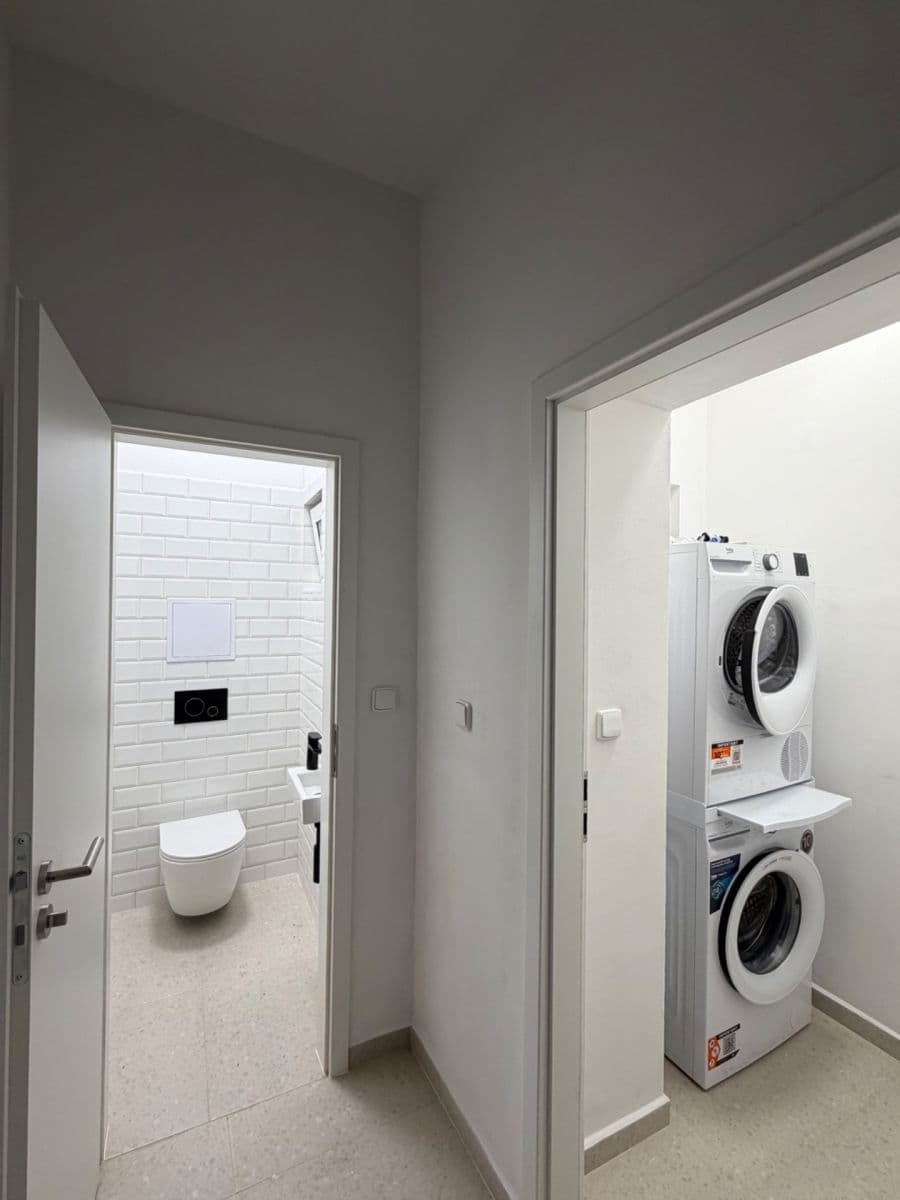 Prenájom bytu 2-izbový 60 m², Kardinála Berana, Plzeň, Plzeňský kraj Prenájom bytu 2-izbový 60 m², Kardinála Berana, Plzeň, Plzeňský kraj