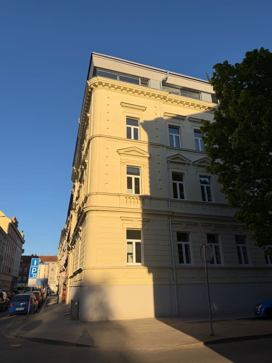 Prenájom bytu 2-izbový 60 m², Kardinála Berana, Plzeň, Plzeňský kraj Prenájom bytu 2-izbový 60 m², Kardinála Berana, Plzeň, Plzeňský kraj