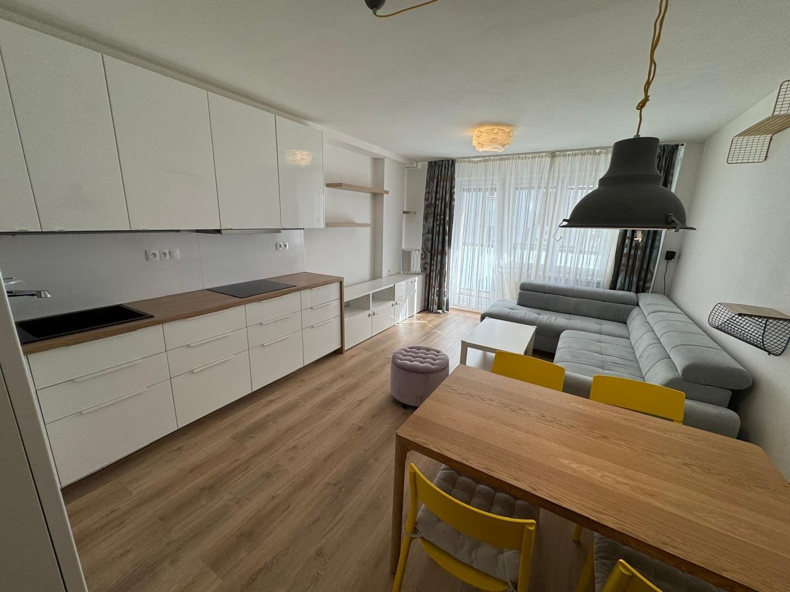 Prenájom bytu 3-izbový 67 m², Dačického, Praha, Praha Prenájom bytu 3-izbový 67 m², Dačického, Praha, Praha