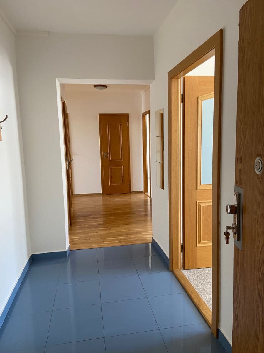 Prenájom bytu 4-izbový 92 m², K Vodárně, Dobříš, Středočeský kraj Prenájom bytu 4-izbový 92 m², K Vodárně, Dobříš, Středočeský kraj
