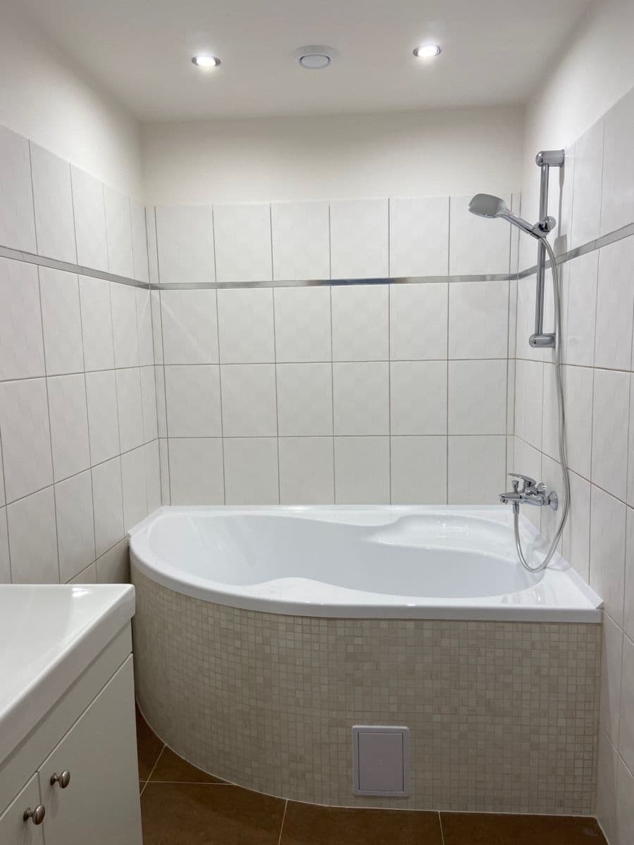 Prenájom bytu 4-izbový 92 m², K Vodárně, Dobříš, Středočeský kraj Prenájom bytu 4-izbový 92 m², K Vodárně, Dobříš, Středočeský kraj