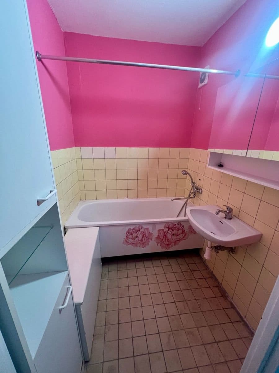 Predaj bytu 4-izbový 78 m², Husova, Nový Bor, Liberecký kraj Predaj bytu 4-izbový 78 m², Husova, Nový Bor, Liberecký kraj
