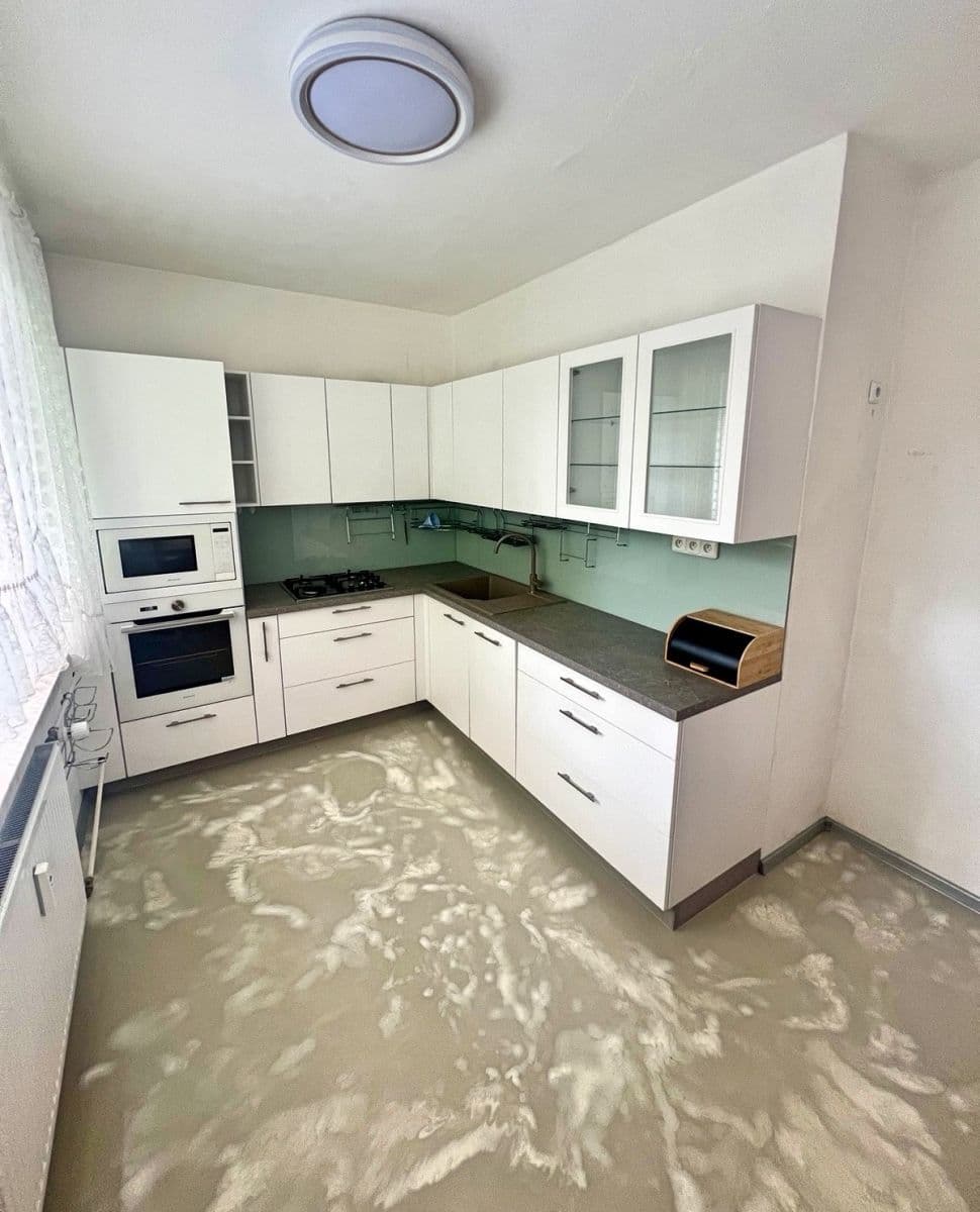 Predaj bytu 4-izbový 78 m², Husova, Nový Bor, Liberecký kraj Predaj bytu 4-izbový 78 m², Husova, Nový Bor, Liberecký kraj