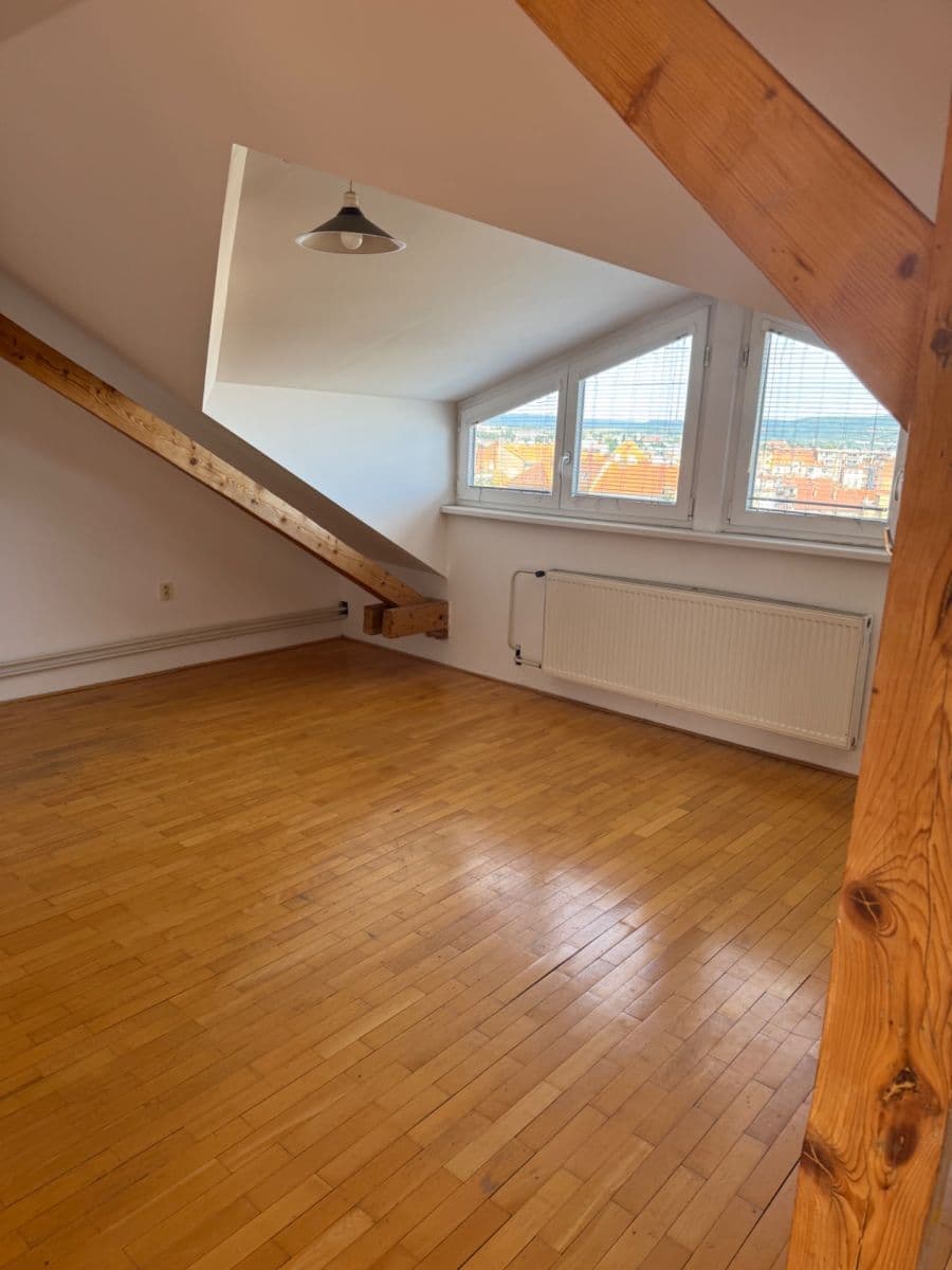 Prenájom bytu 3-izbový 127 m², Čápkova, Brno, Jihomoravský kraj Prenájom bytu 3-izbový 127 m², Čápkova, Brno, Jihomoravský kraj