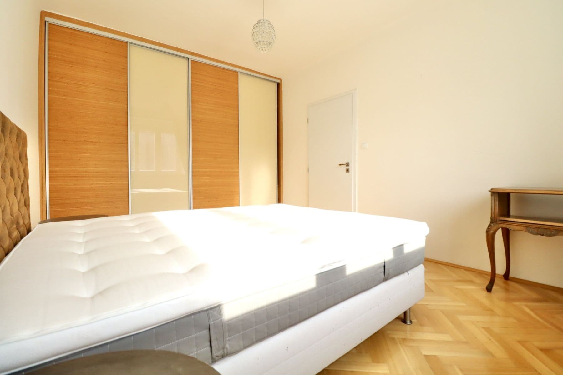 Prenájom bytu 2-izbový 55 m², Rooseveltova, Praha, Praha Prenájom bytu 2-izbový 55 m², Rooseveltova, Praha, Praha