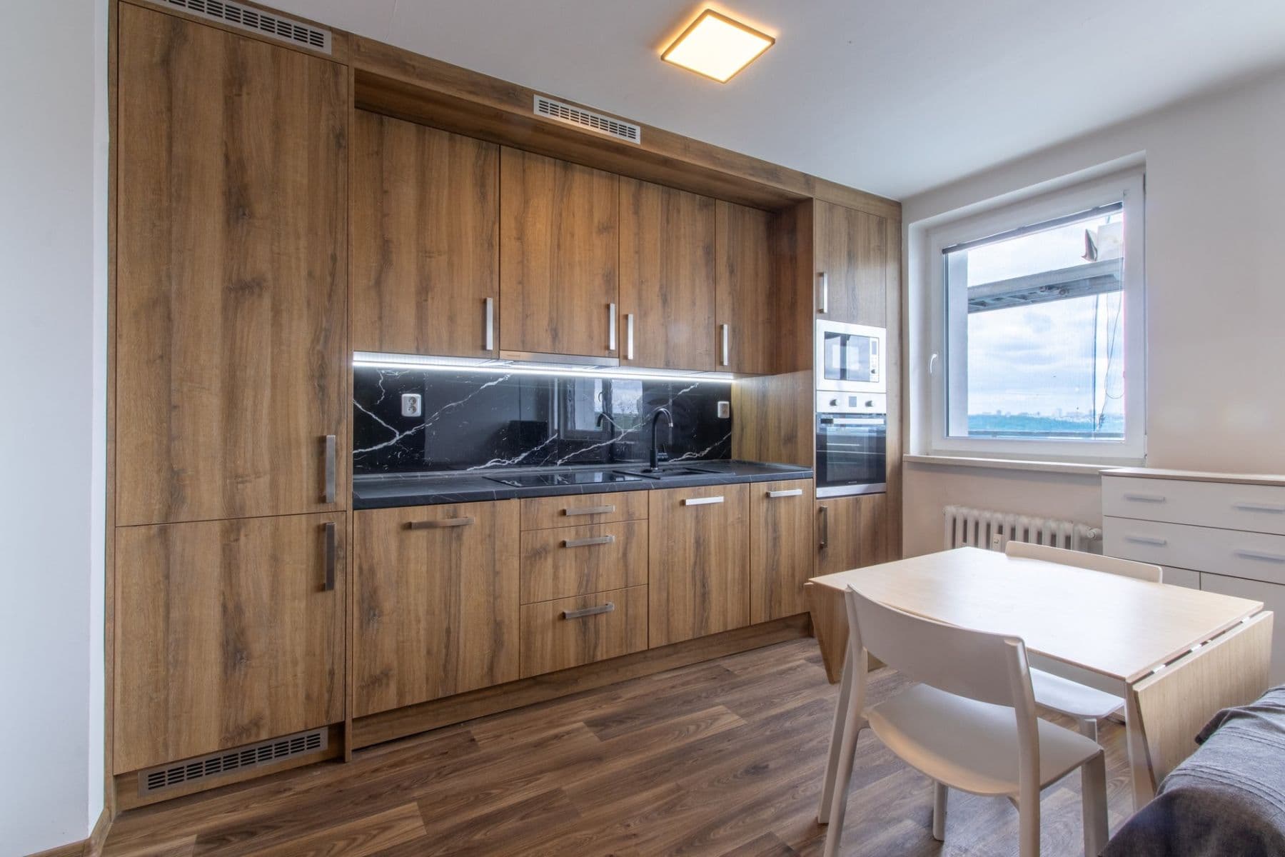 Prenájom bytu 1-izbový 30 m², Šestajovická, Praha, Praha Prenájom bytu 1-izbový 30 m², Šestajovická, Praha, Praha
