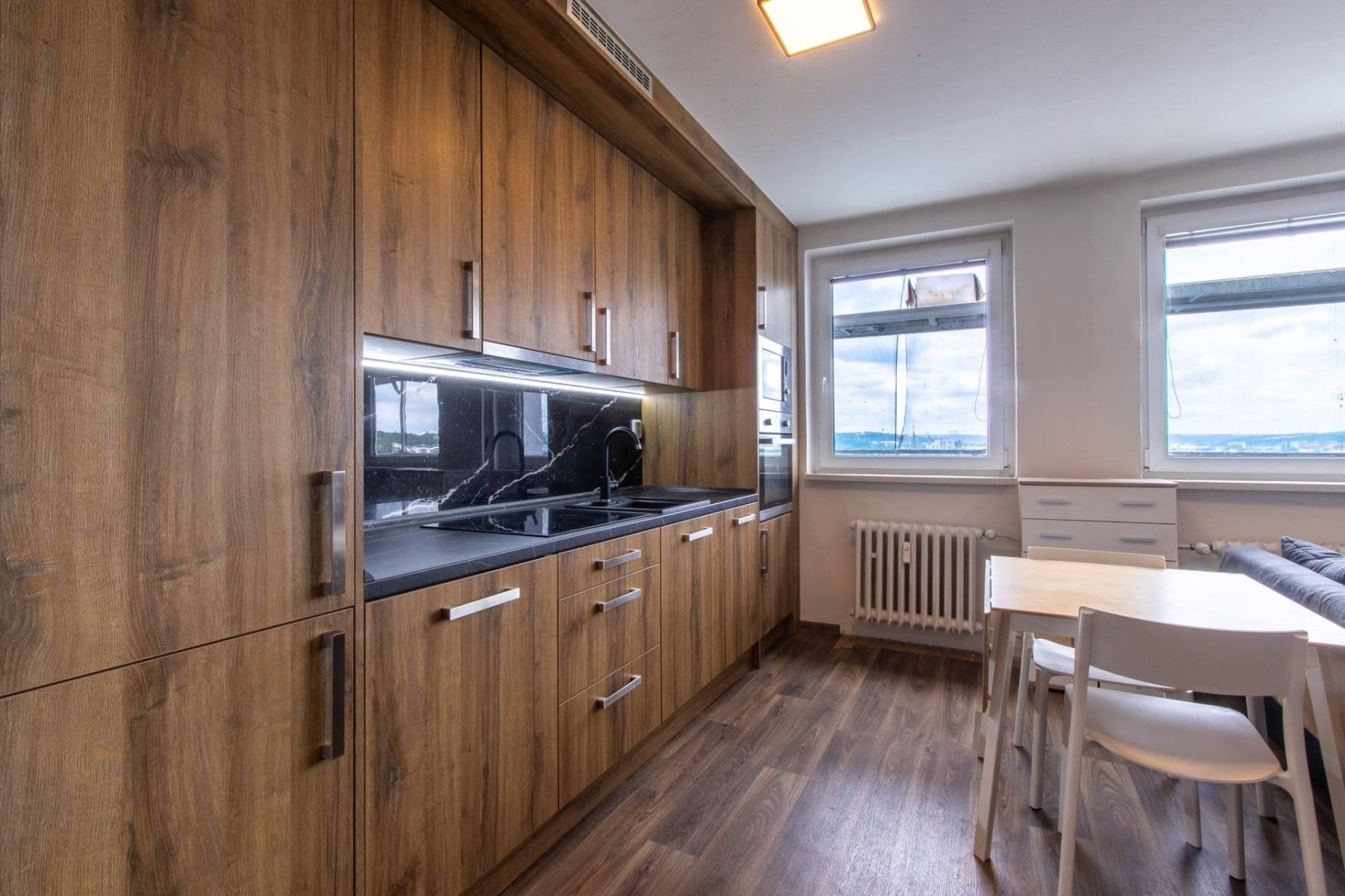 Prenájom bytu 1-izbový 30 m², Šestajovická, Praha, Praha Prenájom bytu 1-izbový 30 m², Šestajovická, Praha, Praha