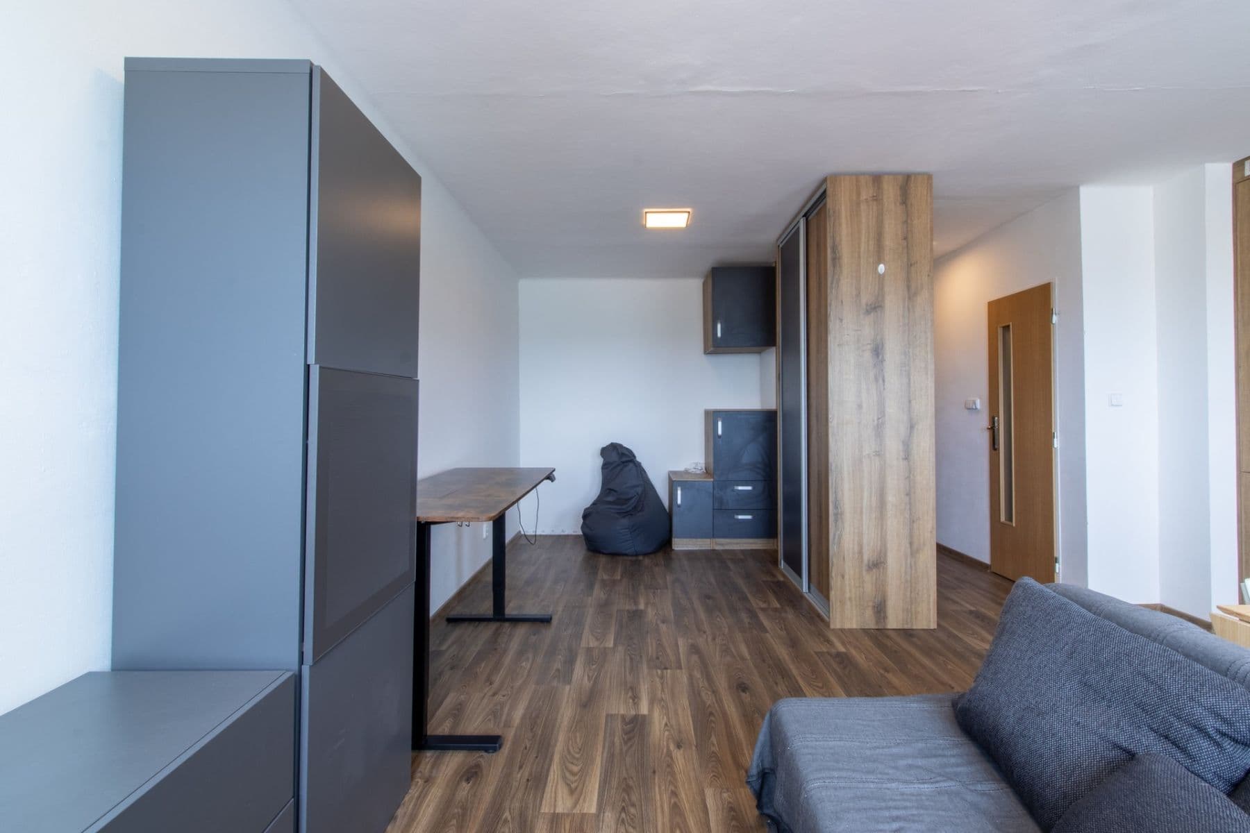 Prenájom bytu 1-izbový 30 m², Šestajovická, Praha, Praha Prenájom bytu 1-izbový 30 m², Šestajovická, Praha, Praha