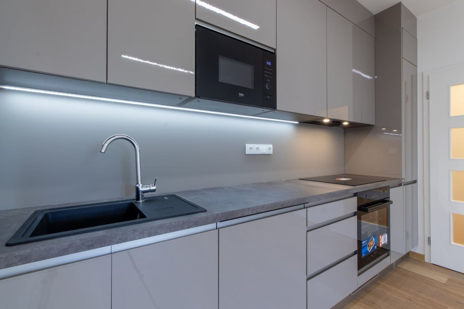 Prenájom bytu 2-izbový 54 m², Suchánkova, Benešov, Středočeský kraj Prenájom bytu 2-izbový 54 m², Suchánkova, Benešov, Středočeský kraj