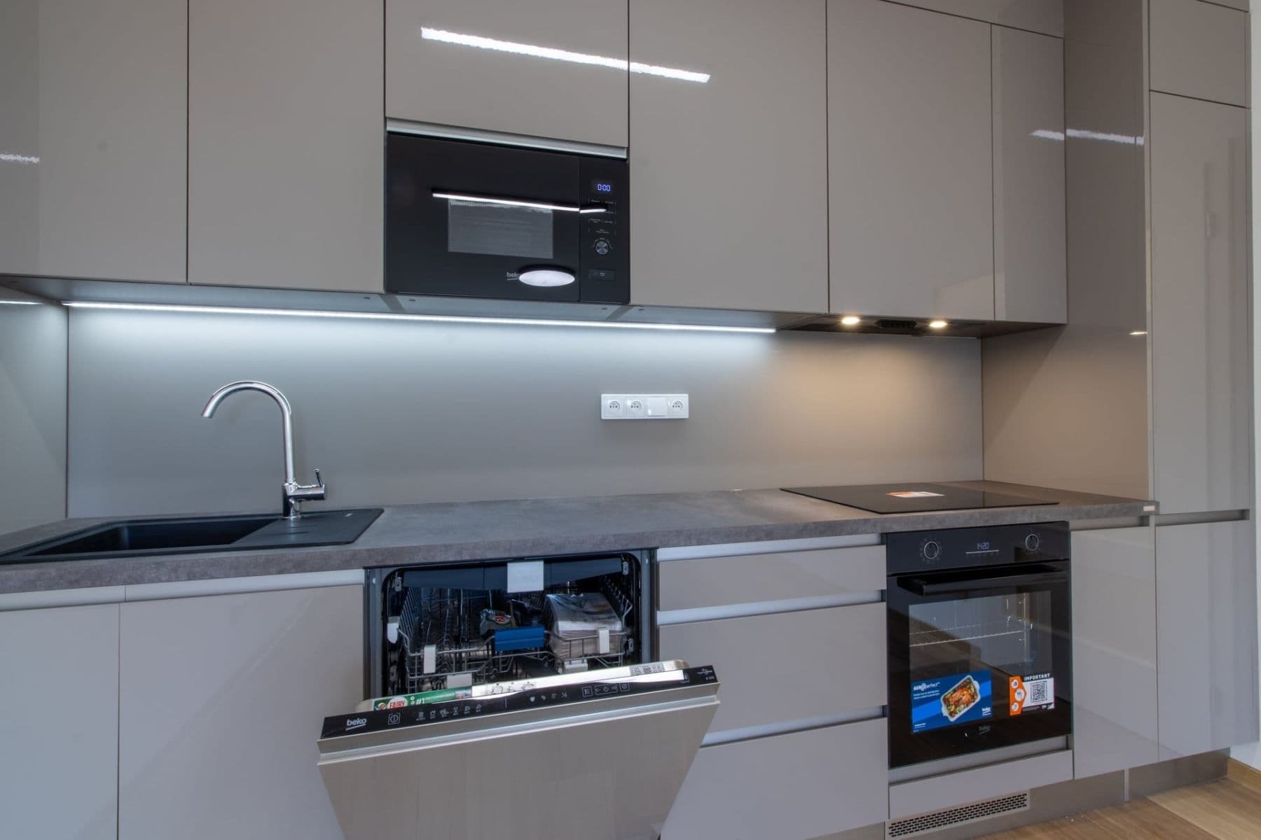 Prenájom bytu 2-izbový 54 m², Suchánkova, Benešov, Středočeský kraj Prenájom bytu 2-izbový 54 m², Suchánkova, Benešov, Středočeský kraj