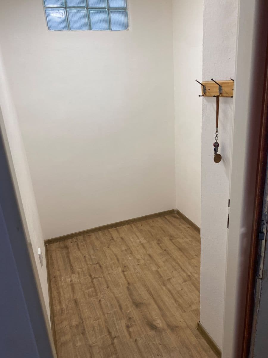 Prenájom bytu 2-izbový 48 m², Tylova, Břeclav, Jihomoravský kraj Prenájom bytu 2-izbový 48 m², Tylova, Břeclav, Jihomoravský kraj