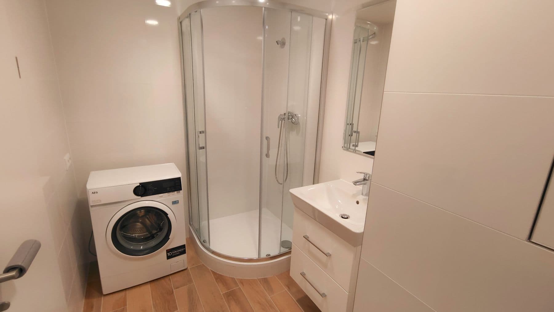Prenájom bytu 1-izbový 32 m², Poděbradská, Praha, Praha Prenájom bytu 1-izbový 32 m², Poděbradská, Praha, Praha