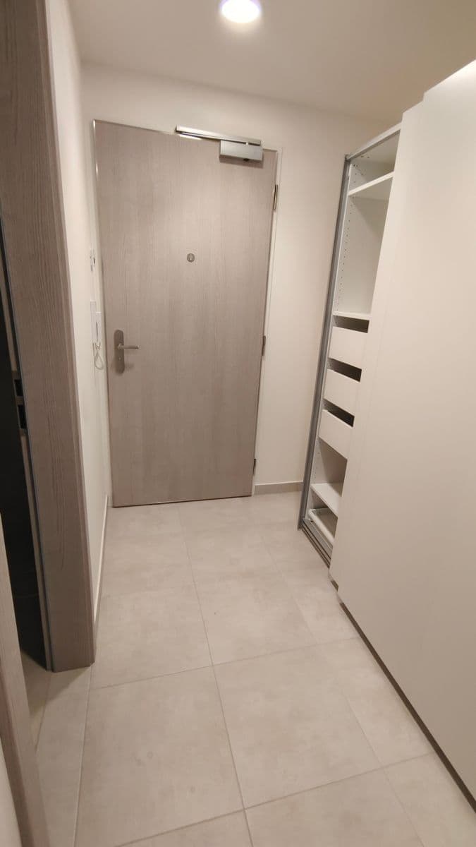 Prenájom bytu 1-izbový 33 m², Poděbradská, Praha, Praha Prenájom bytu 1-izbový 33 m², Poděbradská, Praha, Praha