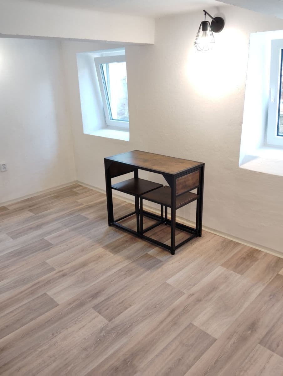 Prenájom bytu 1-izbový 20 m², Cyrilská, Olomouc, Olomoucký kraj Prenájom bytu 1-izbový 20 m², Cyrilská, Olomouc, Olomoucký kraj